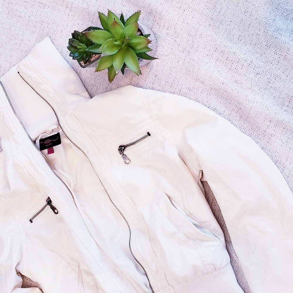 Adorable White Zipup Jacket